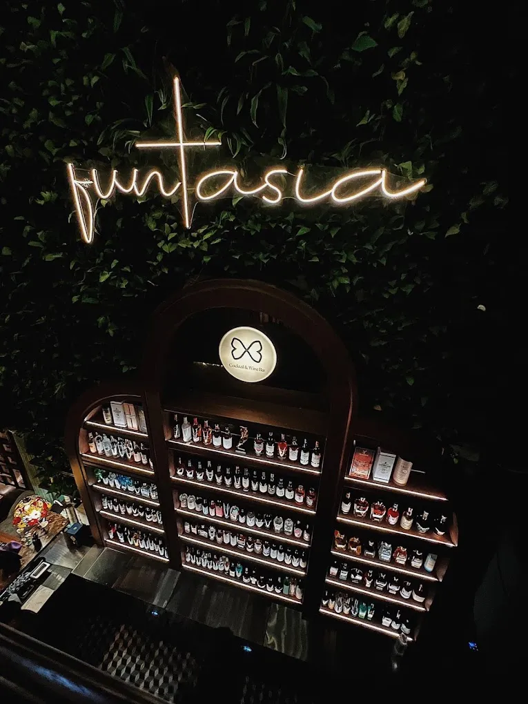 Funtasia Cocktail & Wine Bar