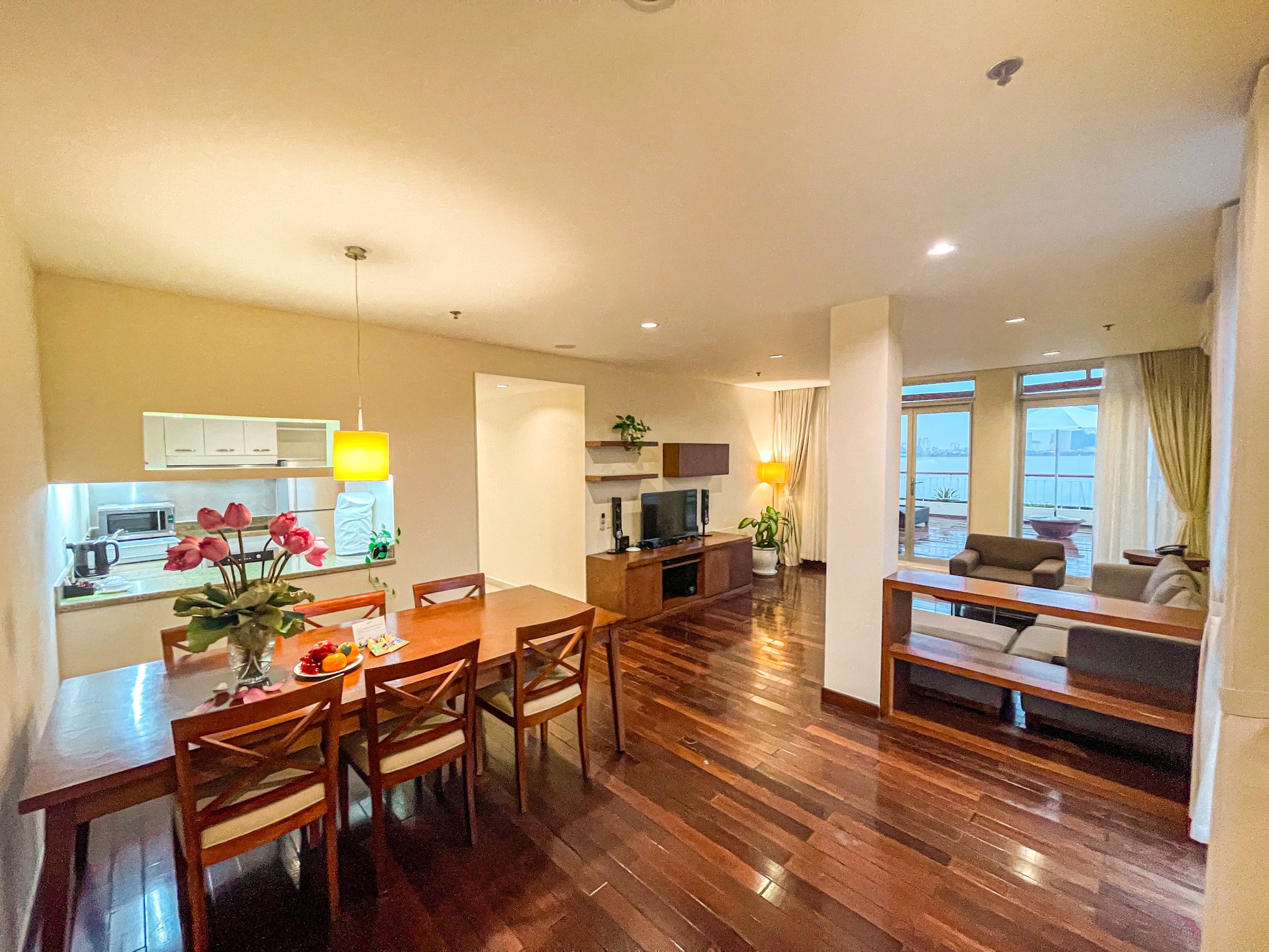 Hồ Tây là lựa chọn hoàn hảo cho một kỳ stacation