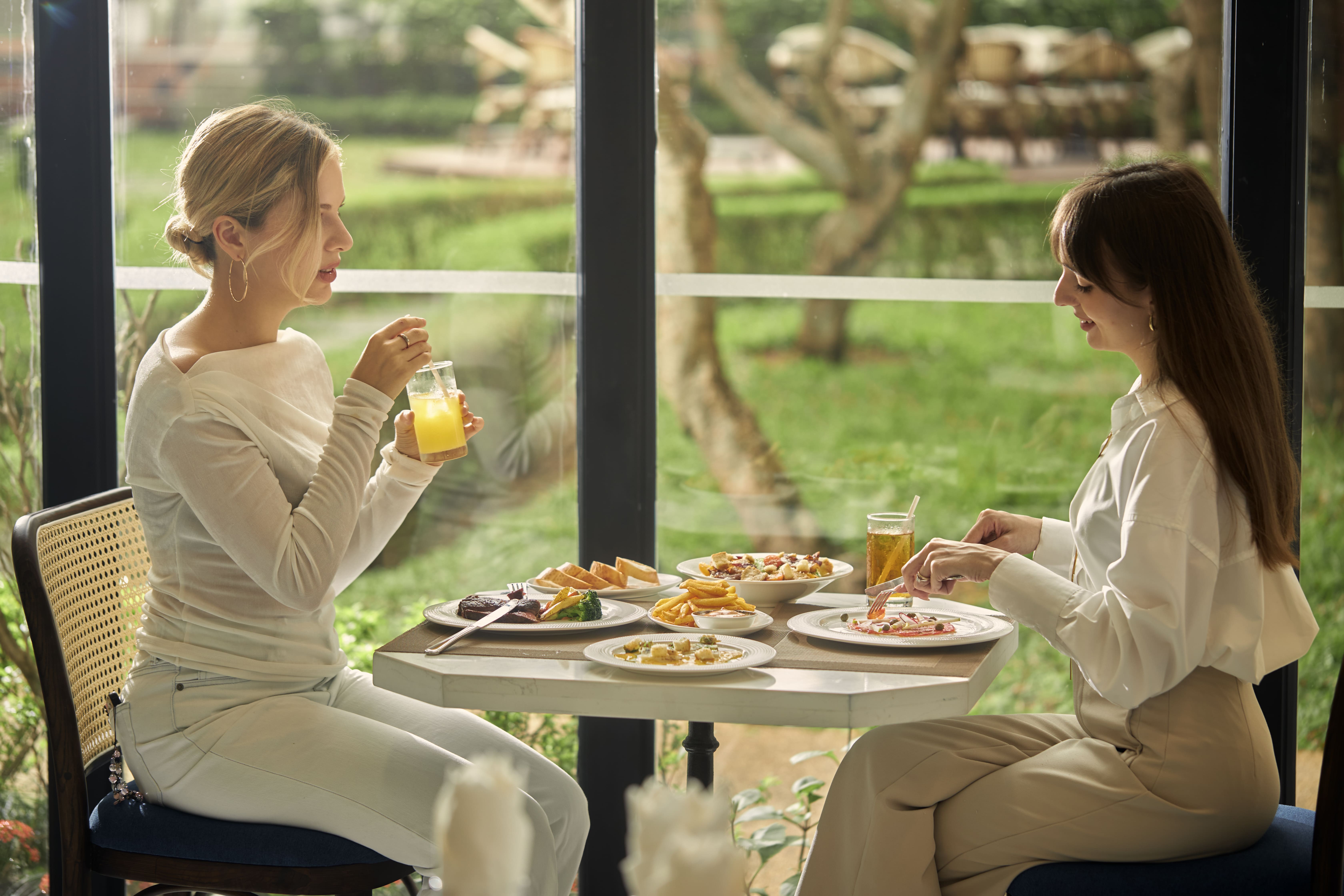 Hồ Tây là lựa chọn hoàn hảo cho một kỳ stacation